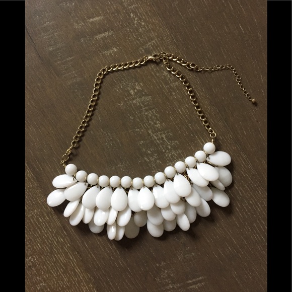 Jewelry - Beautiful White Statement Necklace Make an offer